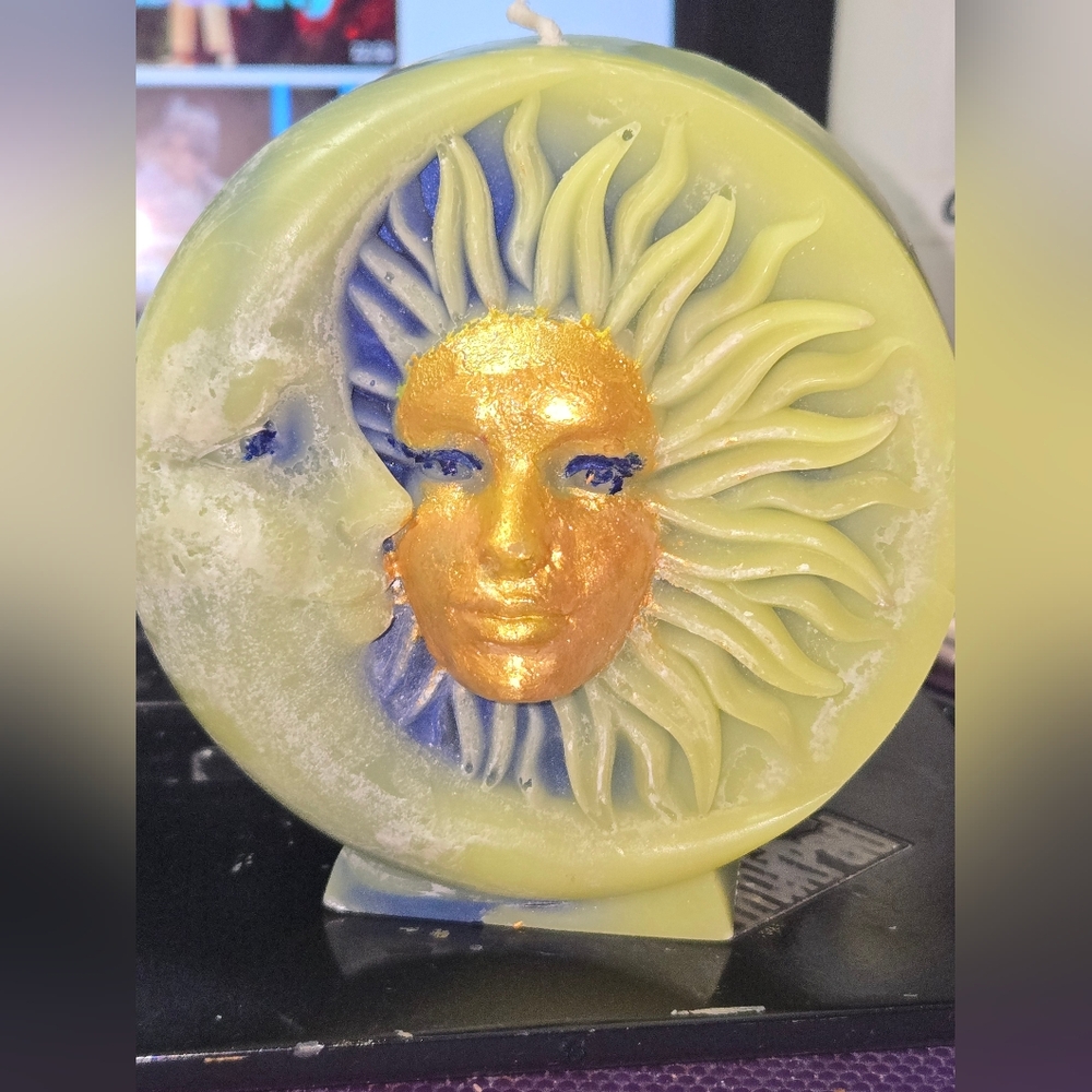 The Moon Loves the Sun Candle